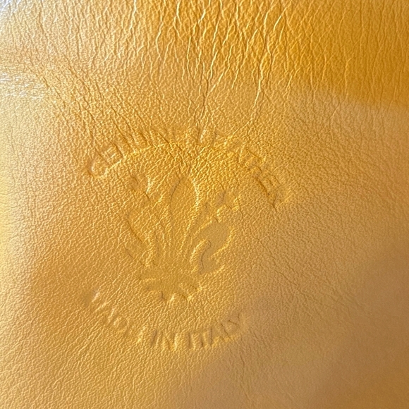 BORSE IN PELLE Elegant Mustard and Brown Women's Backpack. Made In Italy.. - Picture 3 of 8